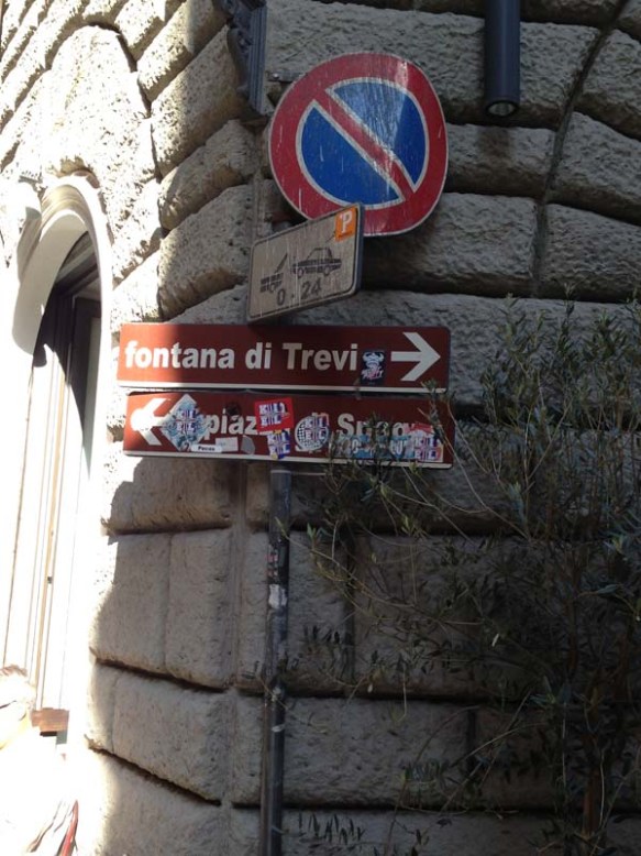 Street sign to Trevi Fountain Fontana di Trevi