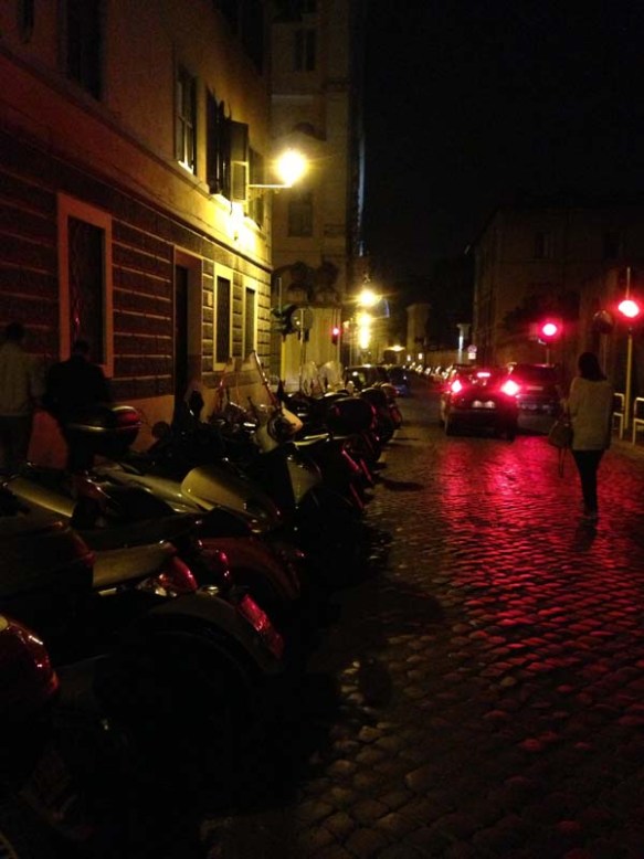 Nightscene-nightlife-trastevere-rome-italy