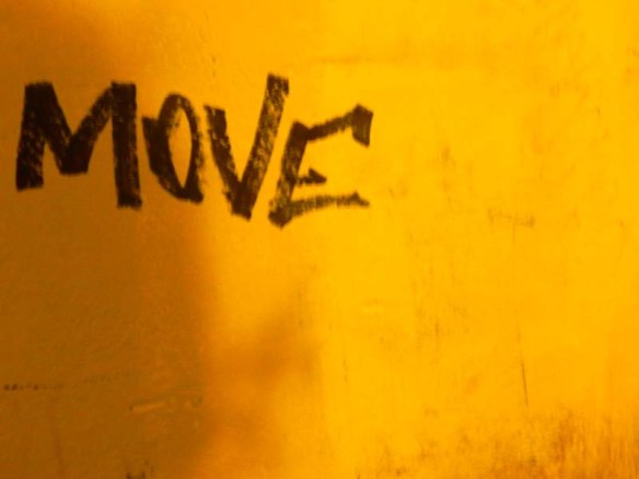 Move graffiti on wall in Rome 