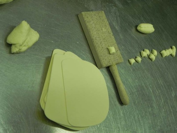 Steps to how to make your own pasta from scratch 