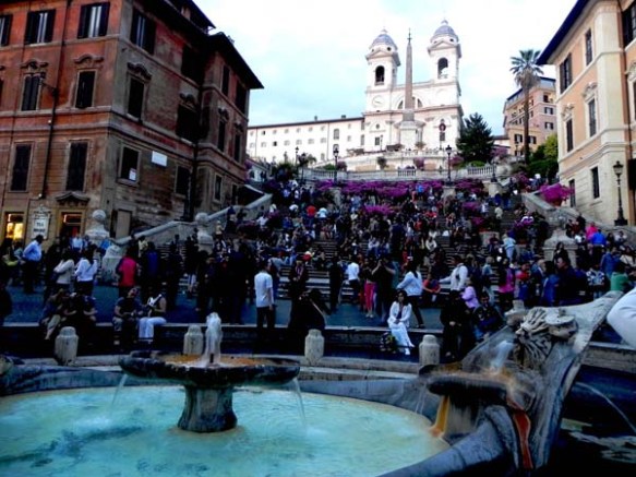 Closer look at the piazza di spagna