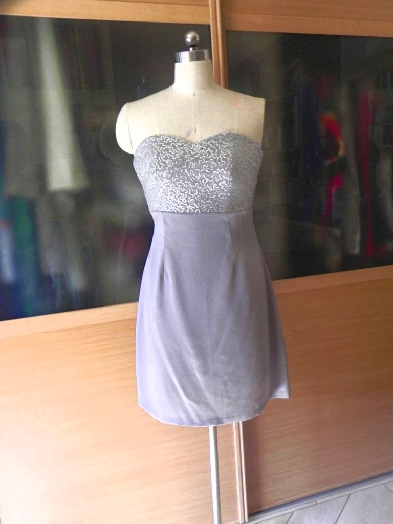 Silver short strapless dress designed by Razan Masri