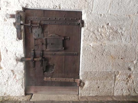 Doors are beautiful in Venice, they speak to you. Italian Architecture is beautiful, this is the jail house of sighs 