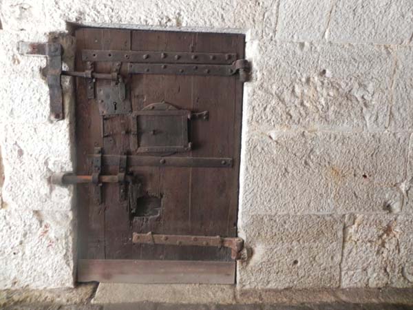 Doors are beautiful in Venice, they speak to you. Italian Architecture is beautiful, this is the jail house of sighs