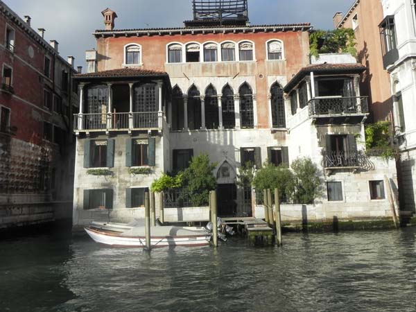 Architecture in venice is breathtaking specially with the beautiful cute little windows and decorations art is in everything