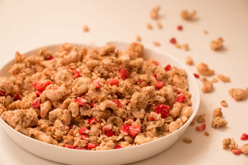 crunchy oats and raspberry with milk