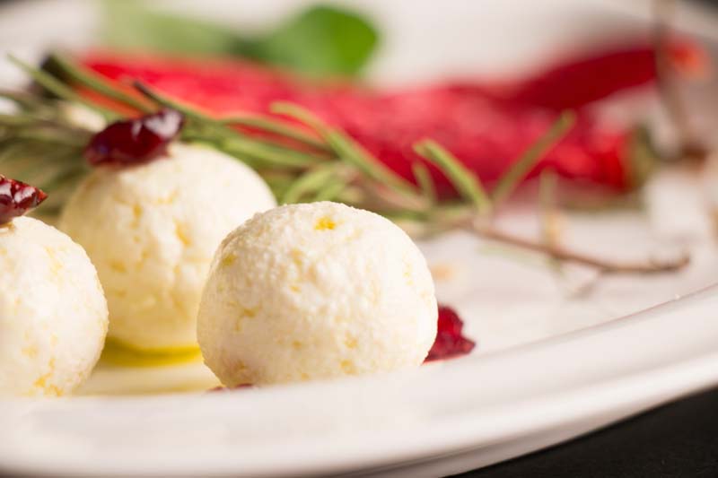 labaneh balls in olive oil