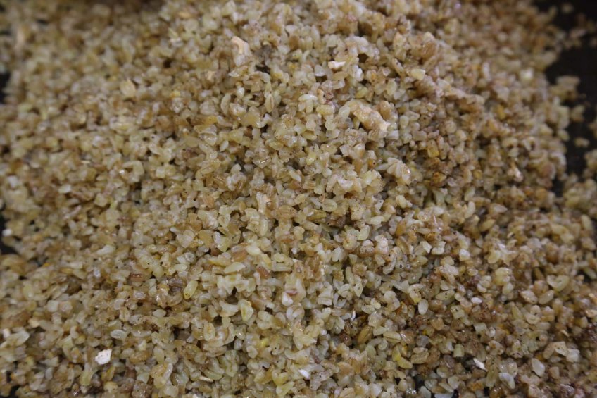 Making Freekeh Middle Eatern Arabian Cuisine raw