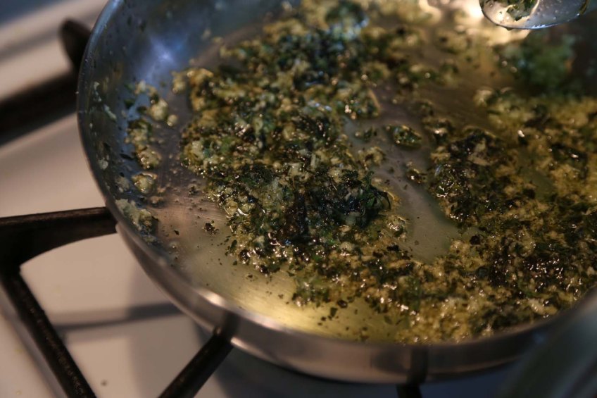 Making Fatet Batinjan Makdous eggplants