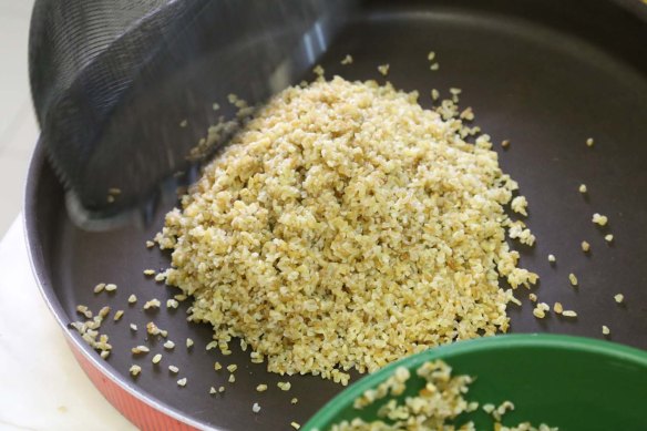 Freekeh whole grain healthy and middle eastern 