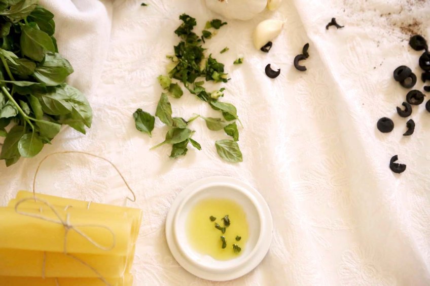 A photograph of Cannelloni pasta fresh tomato's garlic tomato paste and minced meat