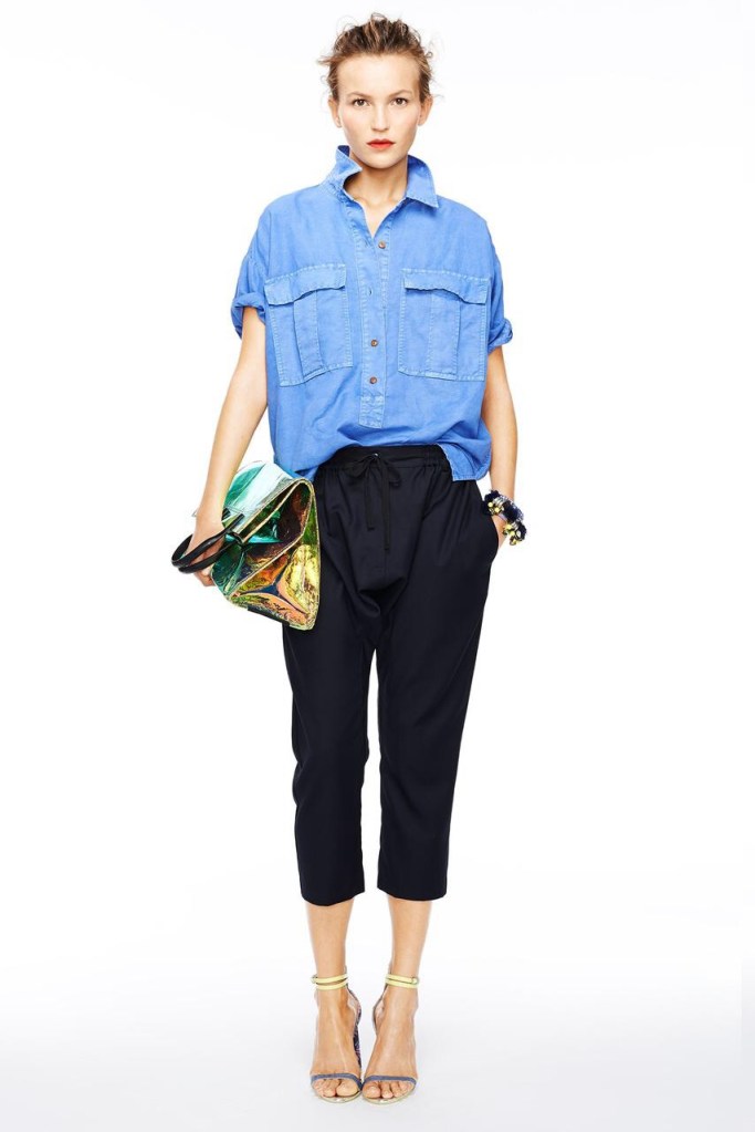 blue shirt and capri pants classic chic spring summer 2015