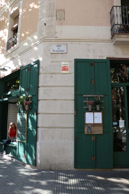 Little pretty urban indie cafes of Barcelona