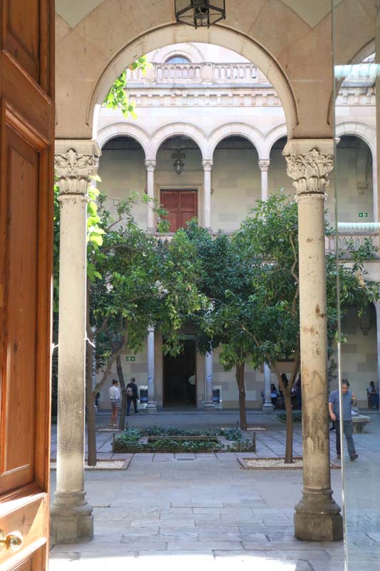 The incredible art of Gaudi architecture a day with gaudi