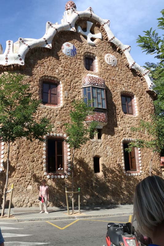 The incredible art of Gaudi architecture a day with gaudi