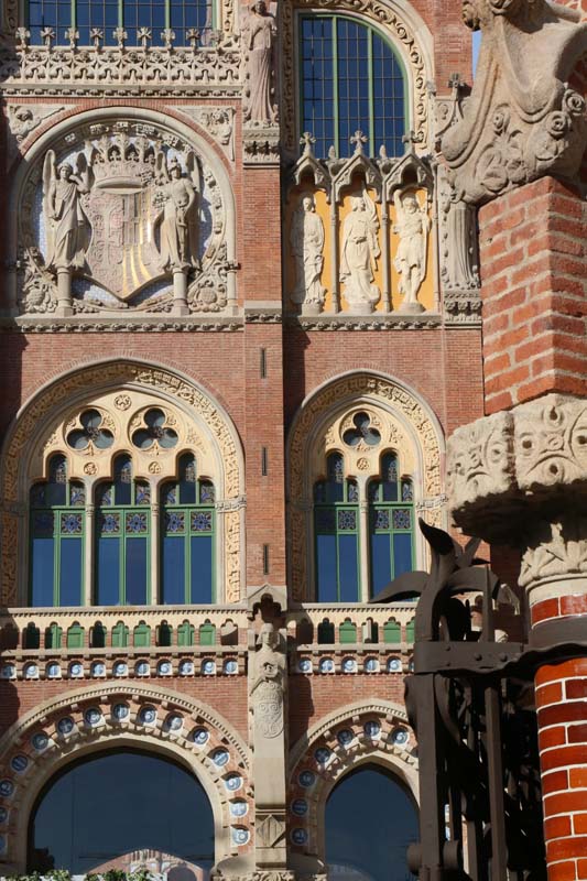 The incredible art of Gaudi architecture a day with gaudi