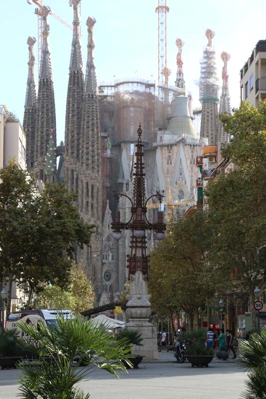 The incredible art of Gaudi architecture a day with gaudi