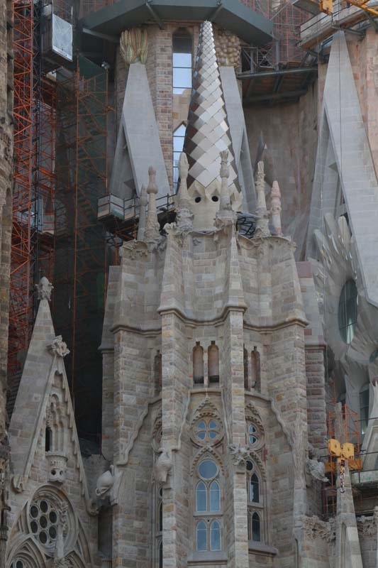 The incredible art of Gaudi architecture a day with gaudi