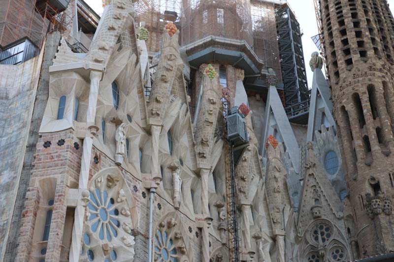 The incredible art of Gaudi architecture a day with gaudi