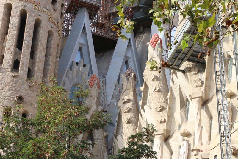 The incredible art of Gaudi architecture a day with gaudi