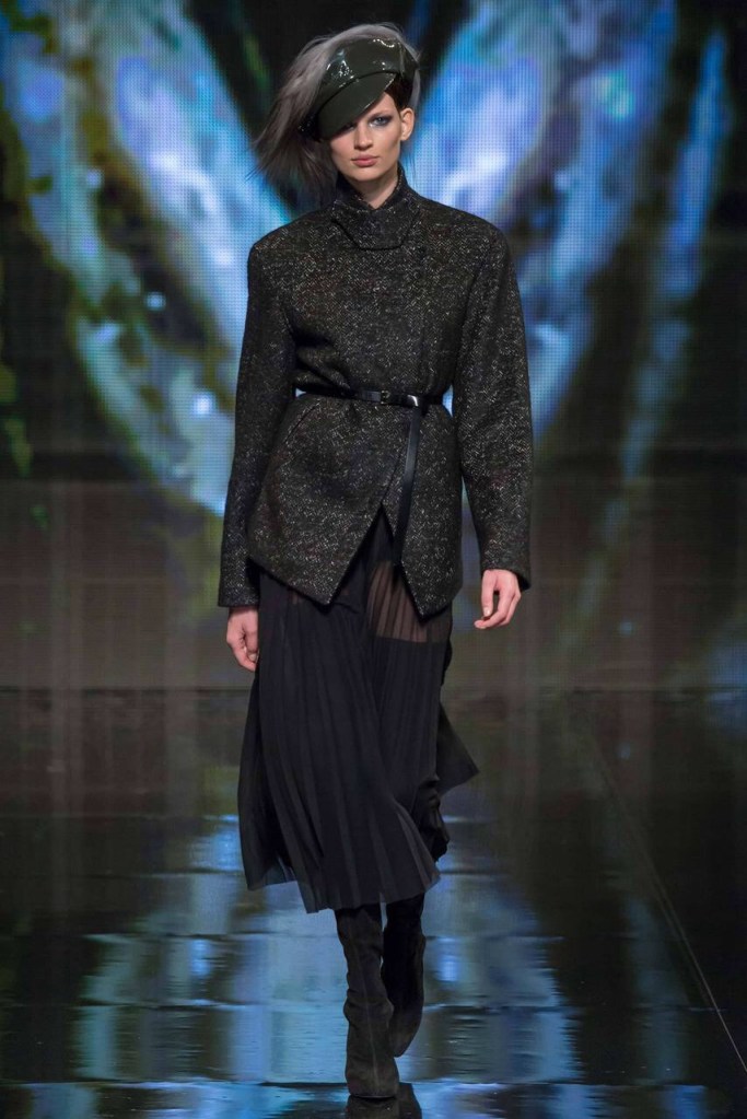 Belt emphasis ready to wear winter collection