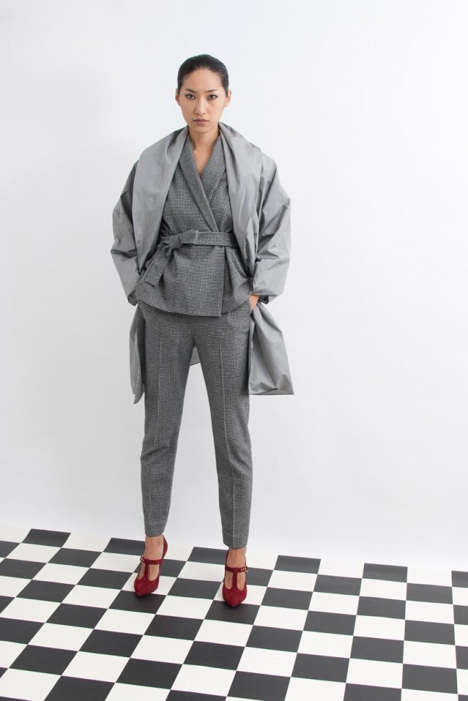 grey outfit grey scale outfits