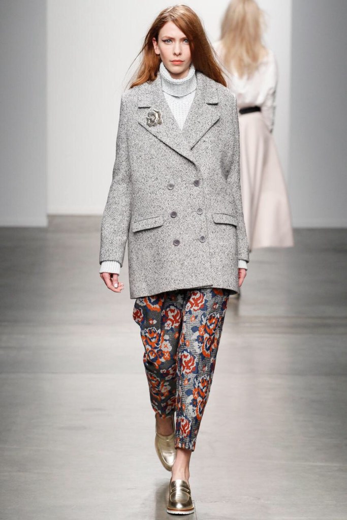 Short grey classic coat Favorite coats for this fall winter 2014 2015 ready to wear collections