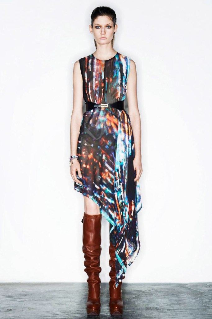 Belt emphasis ready to wear winter collection