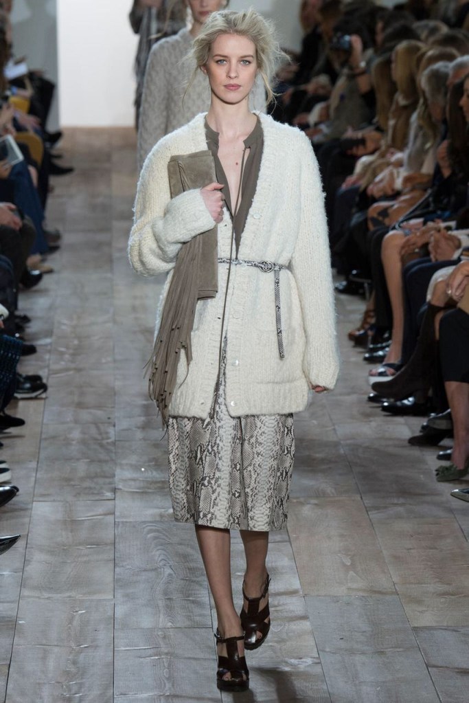 Belt emphasis ready to wear winter collection