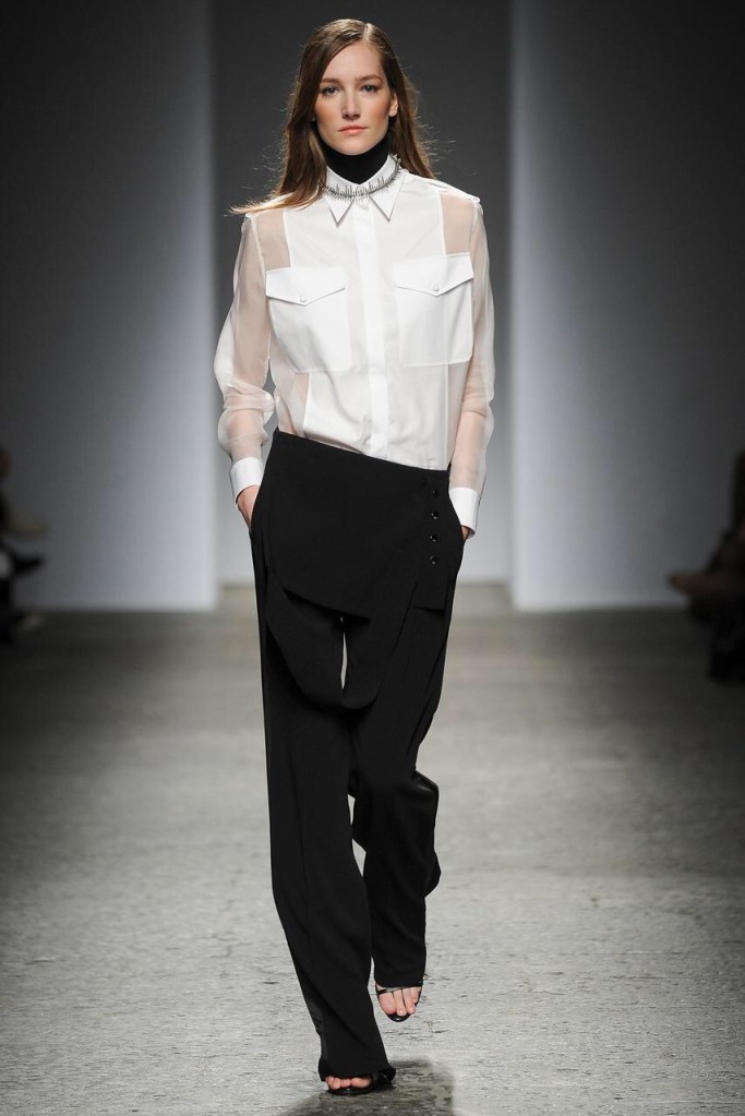 white top and black pants classic looks