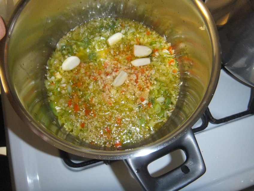 How to make Middle Eastern Okra with olive oil Bamieh bil zeit