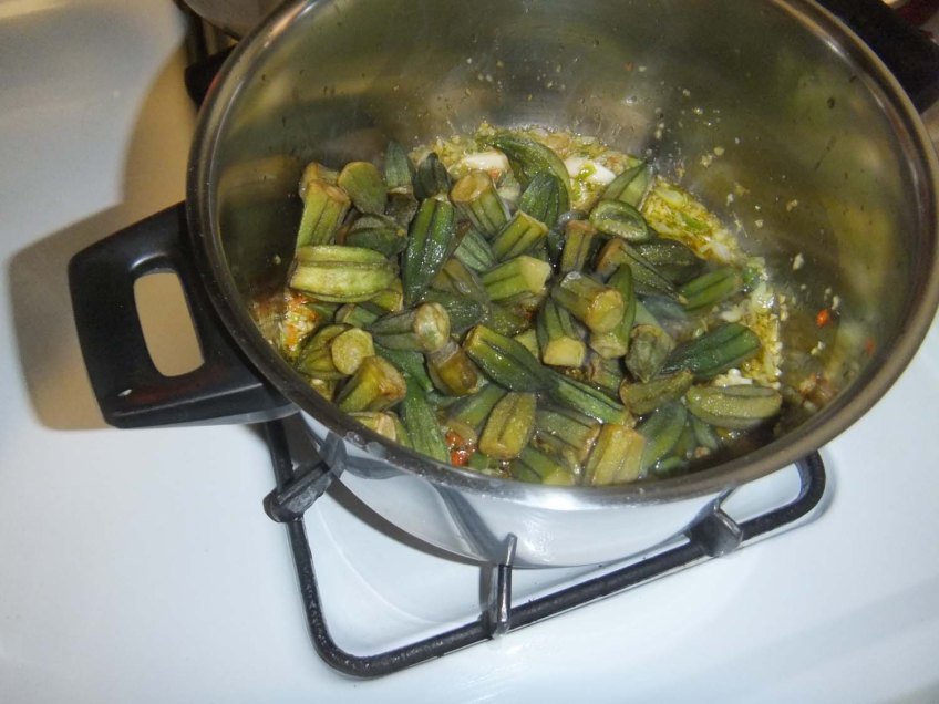 How to make Middle Eastern Okra with olive oil Bamieh bil zeit