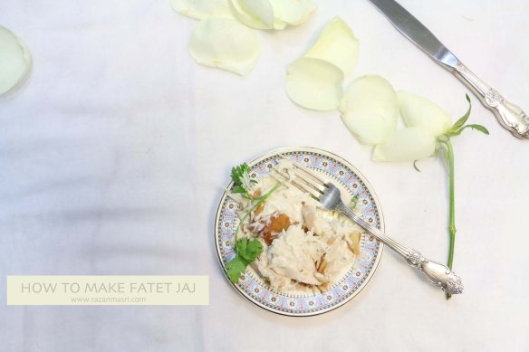 How to make a Middle-eastern chicken fatteh dish jaj طريقة عمل فتة الدجاج