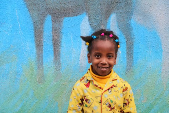 Gaza-Refugee-Camp-UN-School-Group-Photo-Portrait-Yellow-Girl