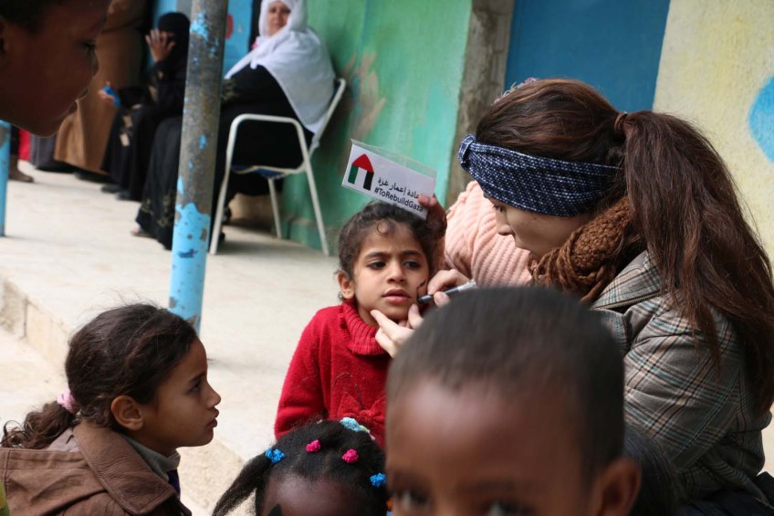 Volunteers with to rebuild gaza for the jerash refugee camp