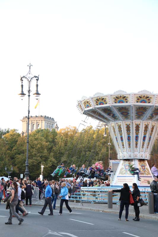 Marry go round Brandenburger mitte