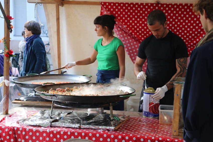 Making Paella at Neukolln flea market