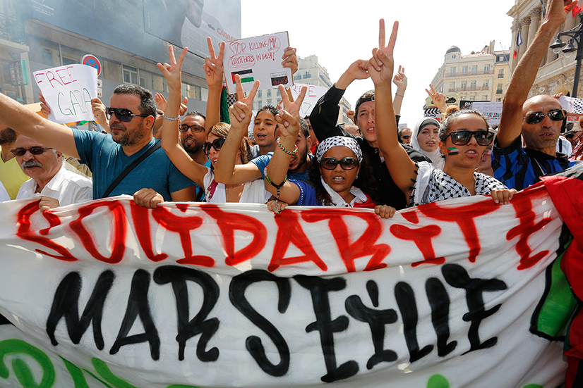 The palestinian Hattah Shmagh Kufiieh a sign of Unity a hope for eternal peace