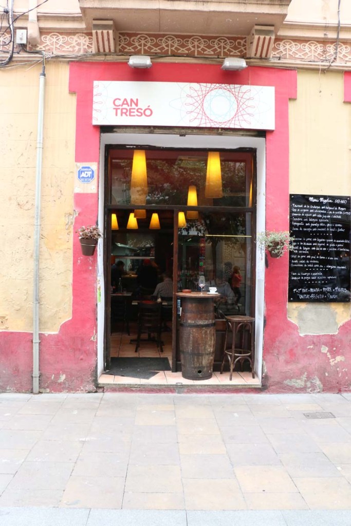 Red shop in barcelona