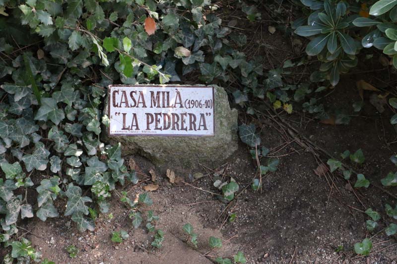 Casa Mia sign La pedrera