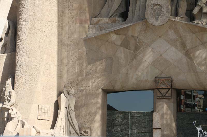 Close up photo of the details of the church La Segrada Familia in Barcelona