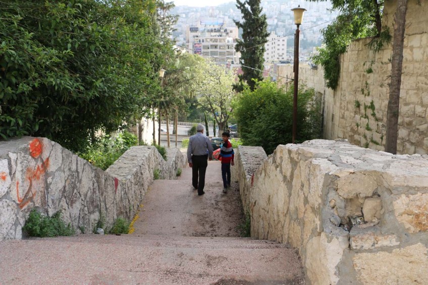 Going toward downtown Nablus البلد