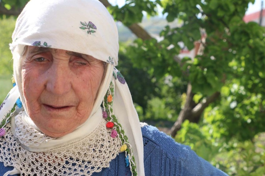 Portrait of an old woman in Nazareth