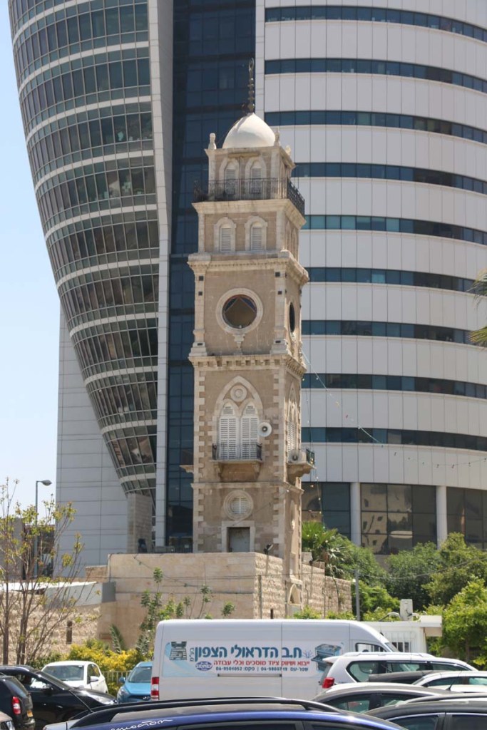 الجامع الكبير في حيفا - the grand mosque in Haifa