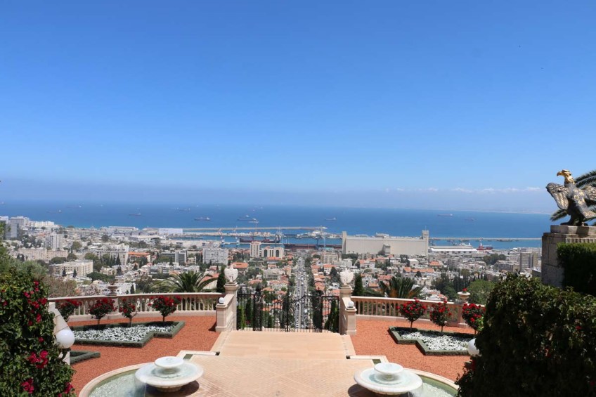 في حدائق البهائيين في خيفا فلسطين المحتلة اسرائيل