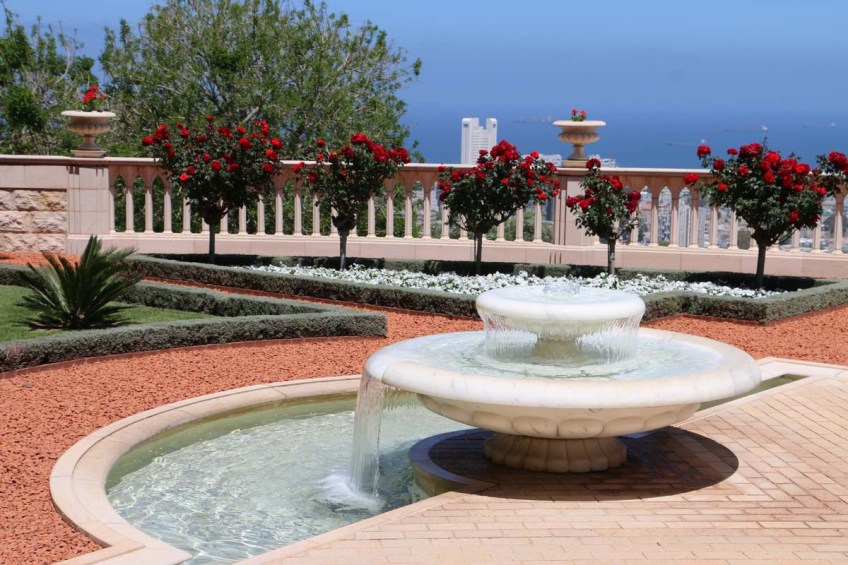 في حدائق البهائيين في خيفا فلسطين المحتلة اسرائيل