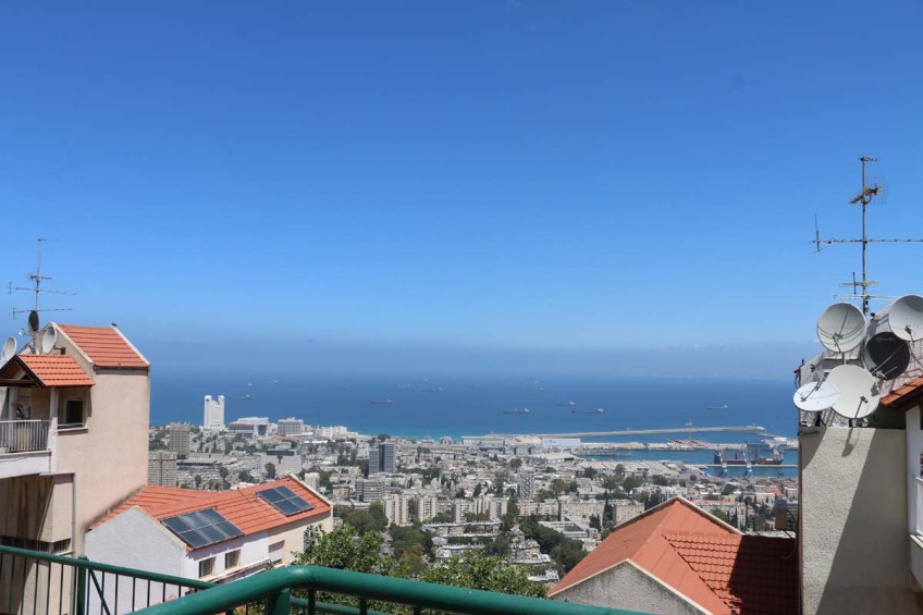 في حدائق البهائيين في خيفا فلسطين المحتلة اسرائيل