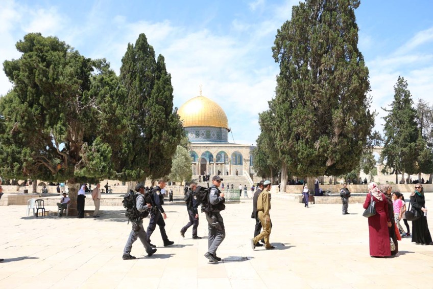 The golden dome mosque of Jerusalem مسجد قبة الصخر في القدس