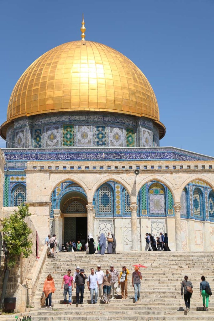 The golden dome mosque of Jerusalem مسجد قبة الصخر في القدس