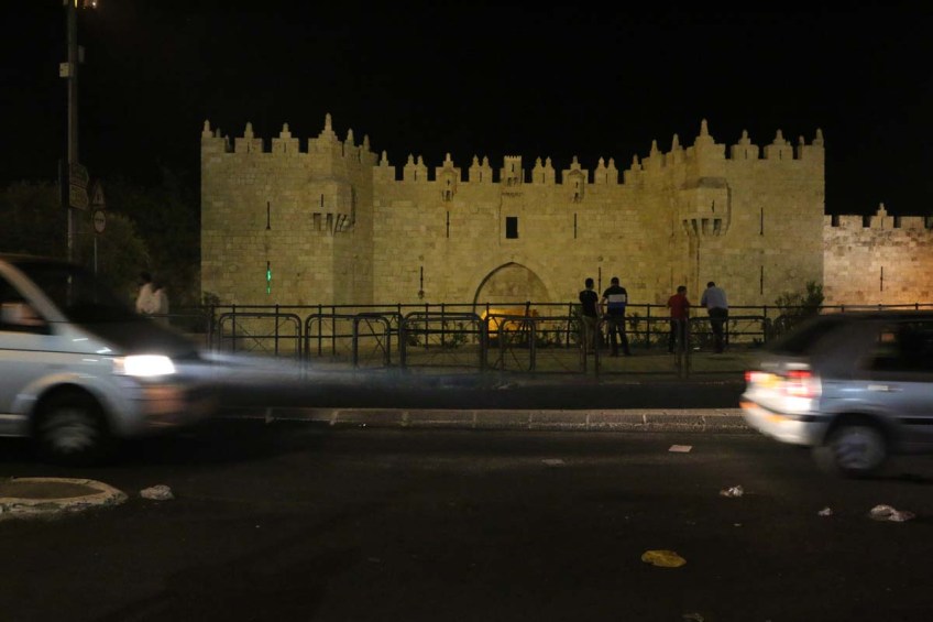 باب العمود في اليل القدس